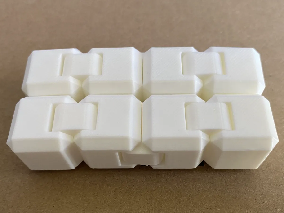 Cubo Infinito Fidget — foto 1 de 3